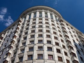 Обложка объекта "Дом на Смоленской набережной"